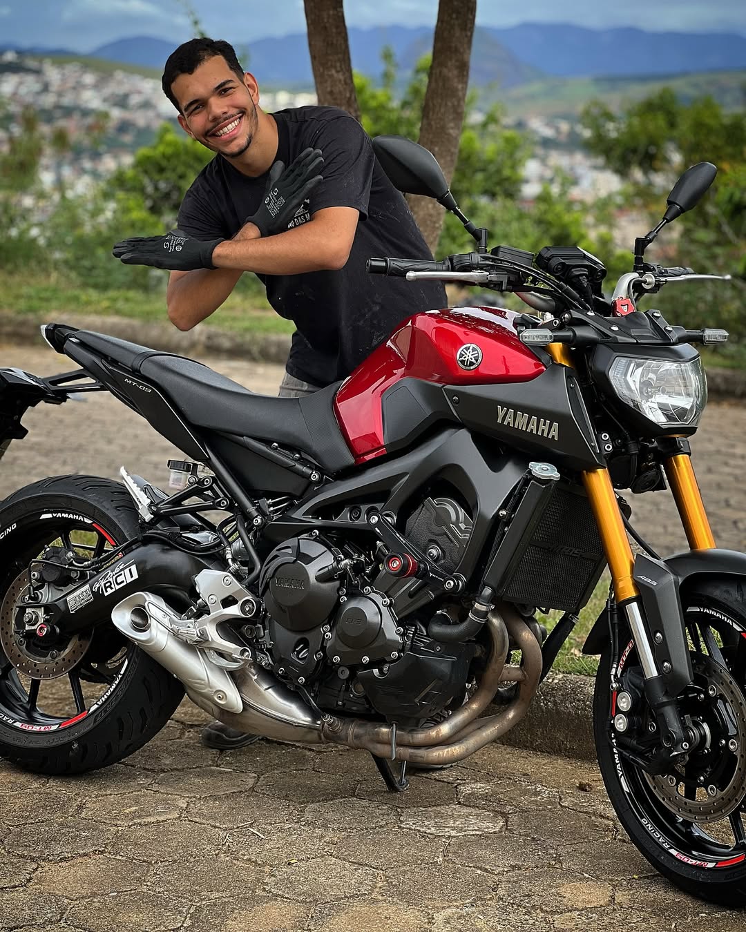 mt09